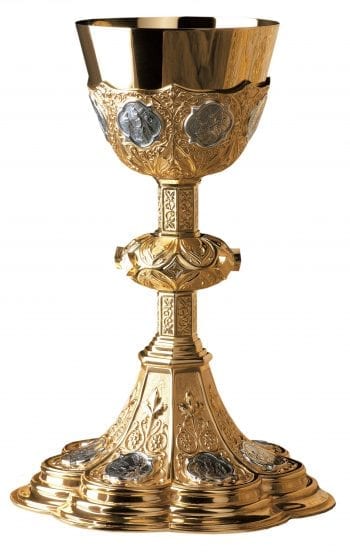 Calice gotico via Crucis in argento 925 con interno coppa in bagno oro impreziosito da fine cesellatura e medaglioni