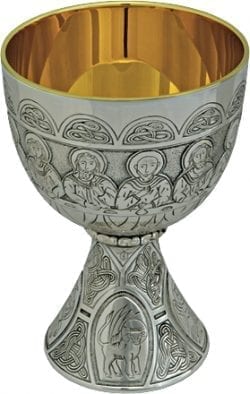 calice 12 Apostoli in fusione di ottone argentato interamente inciso a mano con figure dei 12 Apostoli sulla coppa e simboli dei quattro evangelisti alla base