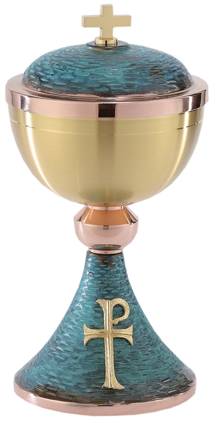 Pisside "Crismon" Maranatha Lab in brass with globe at the handle and base decorated with Chi-Ro symbol