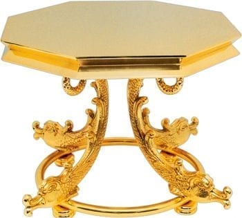 Tronetto "Pesce" Maranatha Lab baroque style in polished golden brass with pedestal decorated with fish motifs.