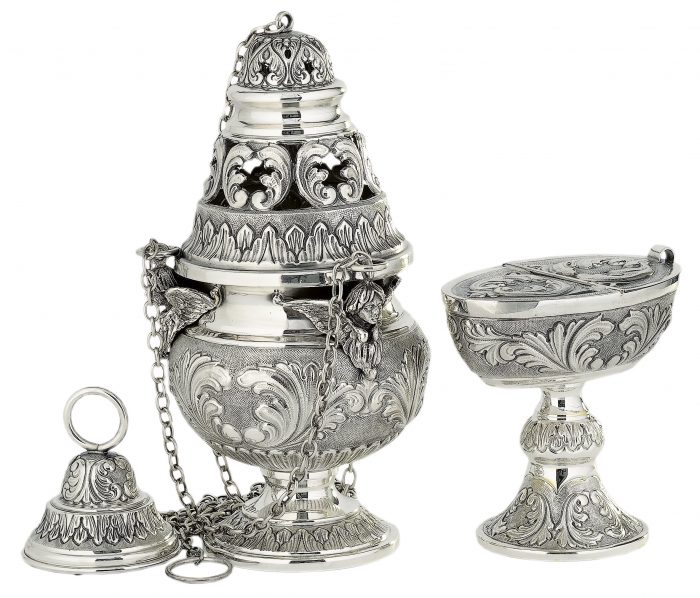 Turibolo "Aronne" Maranatha Lab in finely chiseled silver brass with floral motifs.