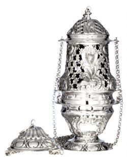 Turibolo "Assisi" in argento finemente cesellato a mano con incisioni ogivali, trafori e torniture