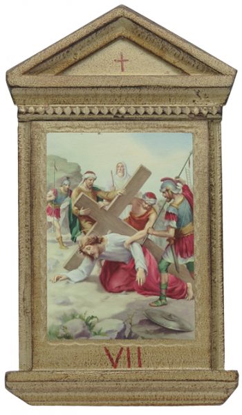 Via Crucis ad edicola costituita da n.15 stazioni in legno rifinito in foglia oro con altarino a timpano classico