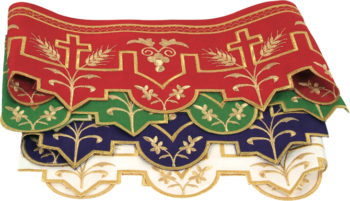 Bordo "Terni" Maranatha Lab in tessuto raso, decorato con ricami in oro dei simboli uva, spighe e croci.