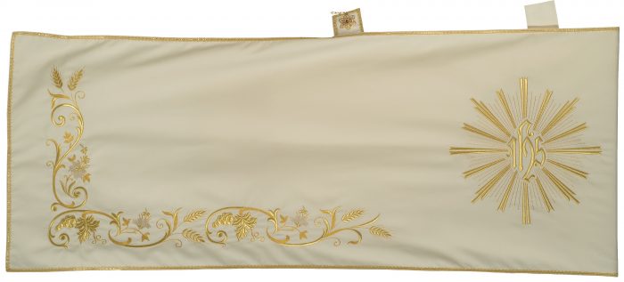 Velo-Omerale "Seminatore" Maranatha Lab in tessuto fresco lana con ricami floreali in oro e simbolo "Jhs"