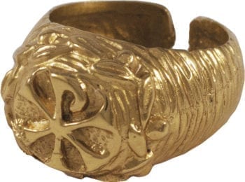 Anello "Chrismon" Maranatha Lab in argento dorato impreziosito da cesellatura a mano del simbolo del "Chi-Rho"