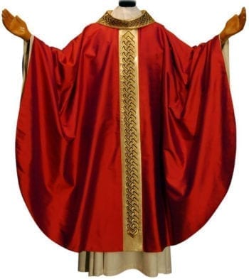 Casula solenne "Paleocristiana" in pura seta dal taglio classico con collo e stolone in oro decorati con motivo a tortiglione
