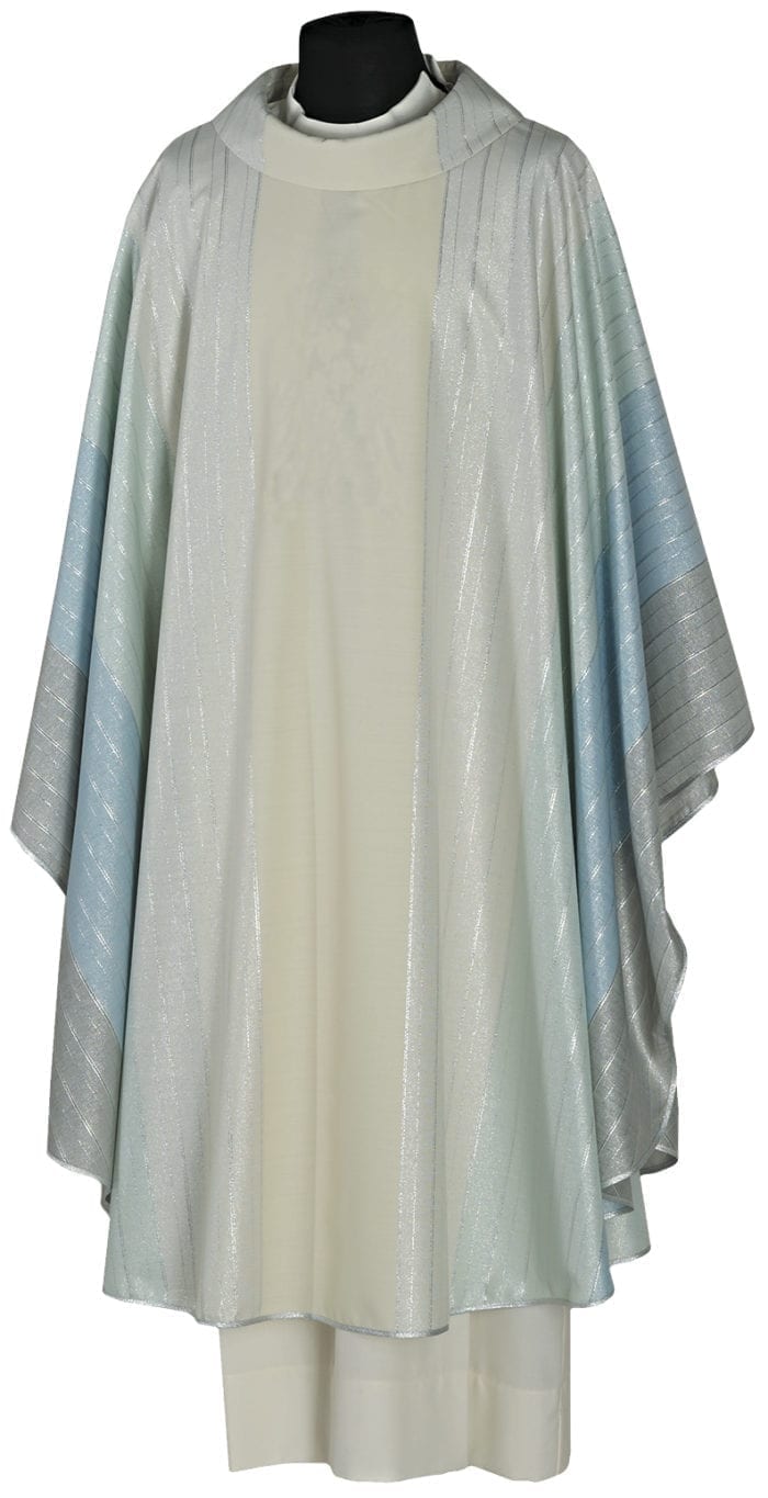 Casula "Sardi" Maranatha Lab in tessuto lana, arricchita da tessitura rigata color argento e azzurro.