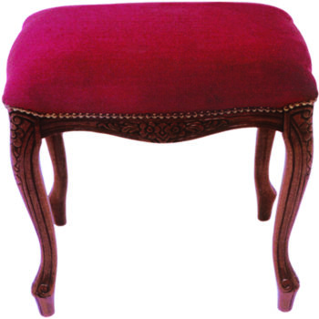 Sgabello stile barocco in legno tinto noce con seduta imbottita in velluto rosso borchiato