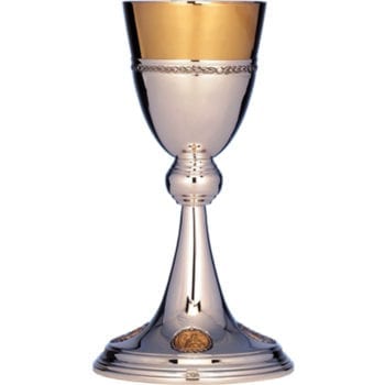 Calice "Evangelisti" in argento cesellato a mano e decorato con medaglioni dorati dei quattro evangelisti.