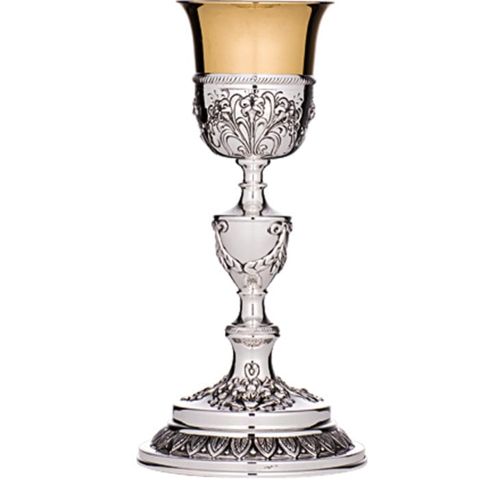 "Elegance" chalice in finely chiseled silver by hand with classic decorative motifs and leaf friezes