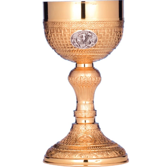 Calice in argento "San Pietro" interamente in finitura oro cesellato a mano con medaglioni del Cristo Risorto