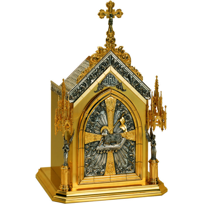 Gothic altar tabernacle in two-tone brass with precious decoration of the Lamb of God and seven seals. Finished in a 24-karat gold bath
