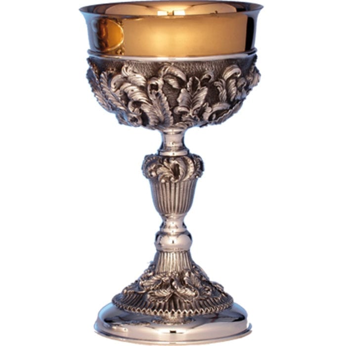 "Conchiglia" chalice in two-tone silver chiseled by hand with classic motifs