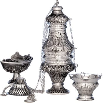 Set turibolo in argento composto da turibolo, navicella e secchiello interamente in argento cesellato a mano