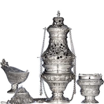 Set incensiere in argento composto da turibolo, navicella e secchiello interamente in argento cesellato a mano